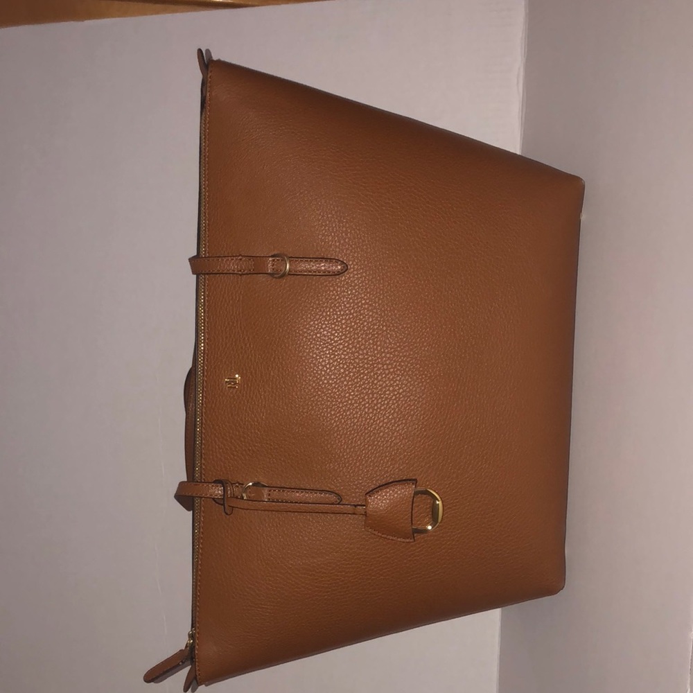 ** NEW W/TAGS**  Beautiful brown leather purse by Ralph Lauren. Paid 175.00